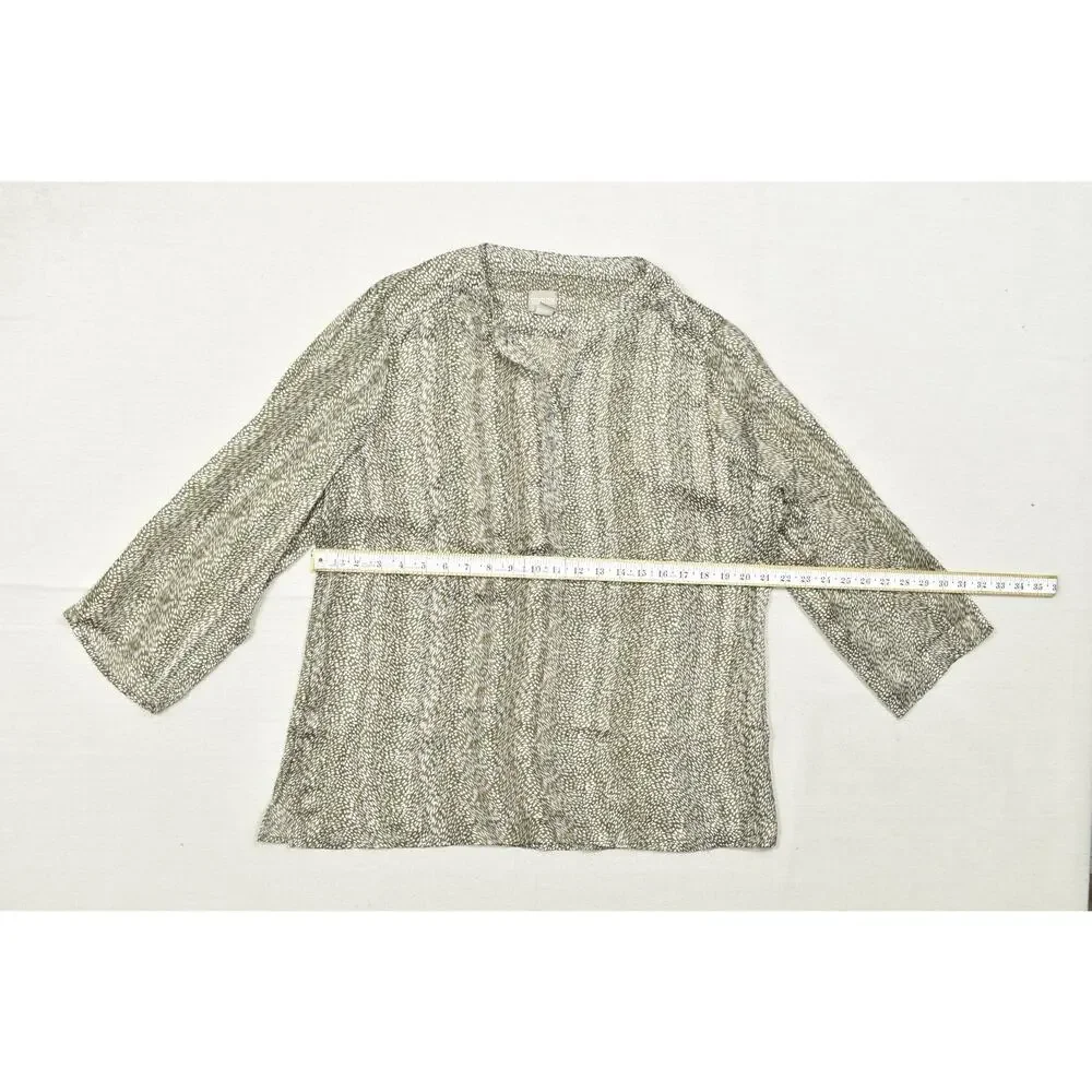 Chico's Size 2 Large Olive Green White Abstract Print Button V-Neck 3/4 Sleeve P